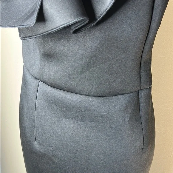 Nikki Lund Elegant Black One-Shoulder Dress - Picture 4 of 16